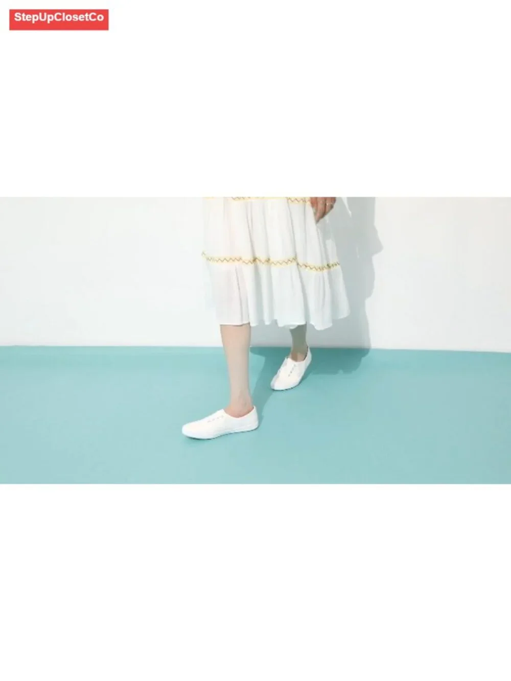 Women's White Canvas Low Top Lace-up Casual Sneakers